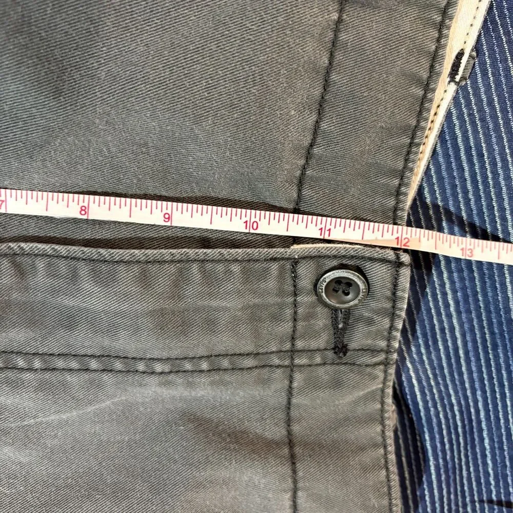 Levis Mens 36 Cargo Shorts Gray 10 Inseam Utility Pockets Outdoor Casual Summer